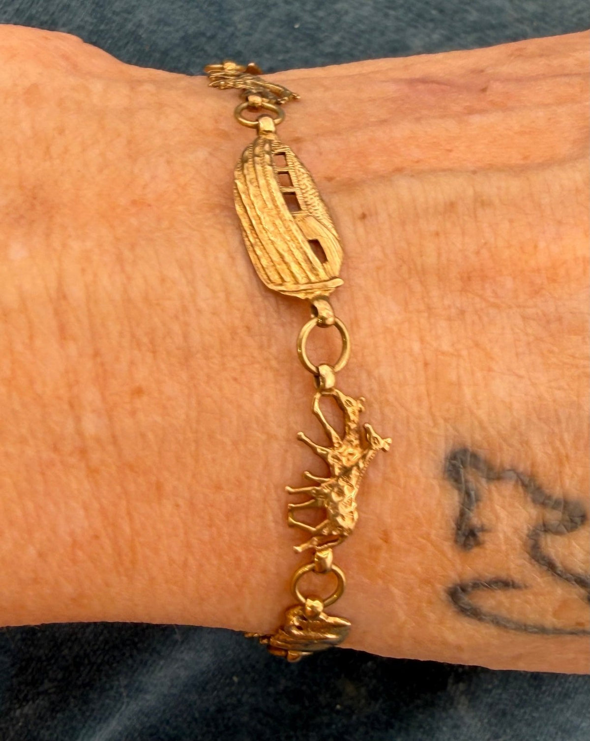 10k Gold Noah's Ark Bracelet. Lions Giraffes Elephants Tigers