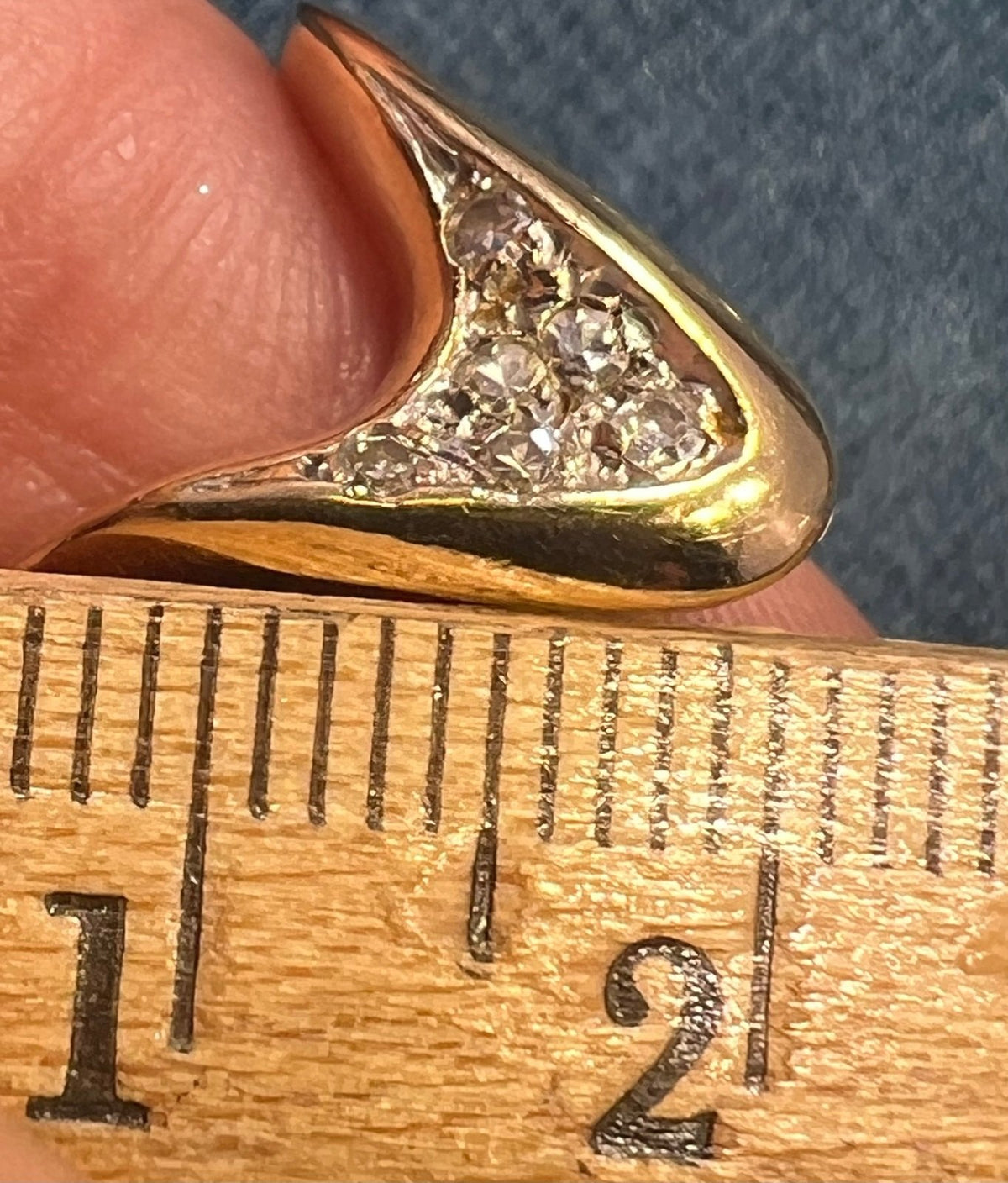 14k Gold Invisible-Set Diamond Curved Modern Ring / Ring Guard