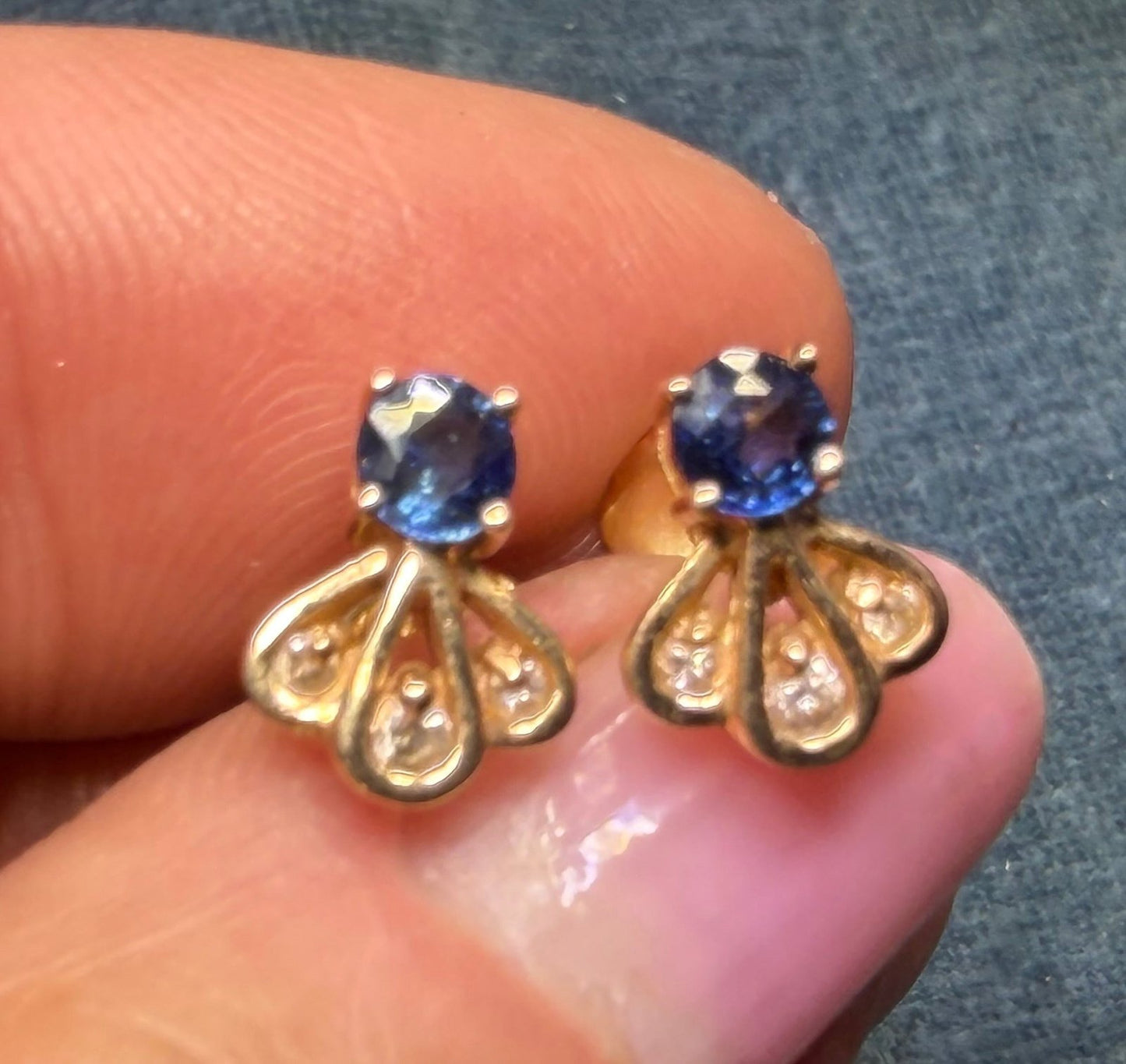 14k Gold Natural Ceylon Blue Sapphire & Diamond Earrings. Art Deco