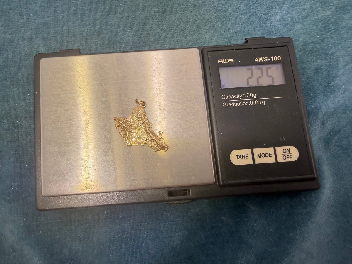 14k Gold OAHU Hawaiian Island Pendant. 3D Mountains Cartographic