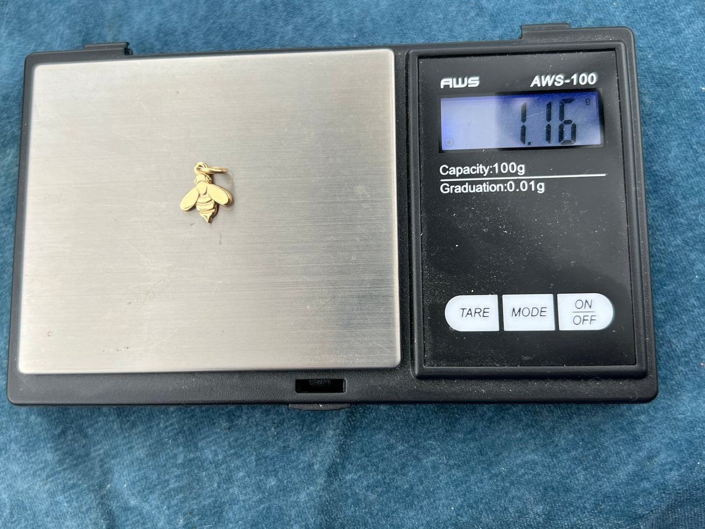 14k Yellow Gold Bumble Bee Pendant. Tiny!