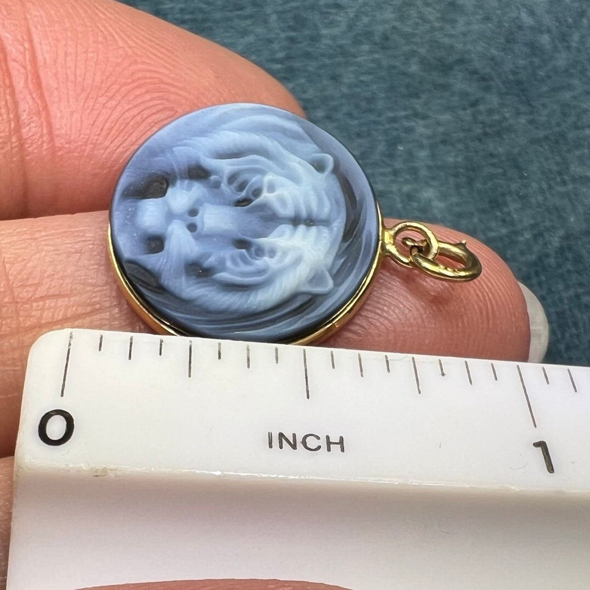 14k Yellow Gold Cameo Pendant Siberian White Tiger. Carved Blue Agate