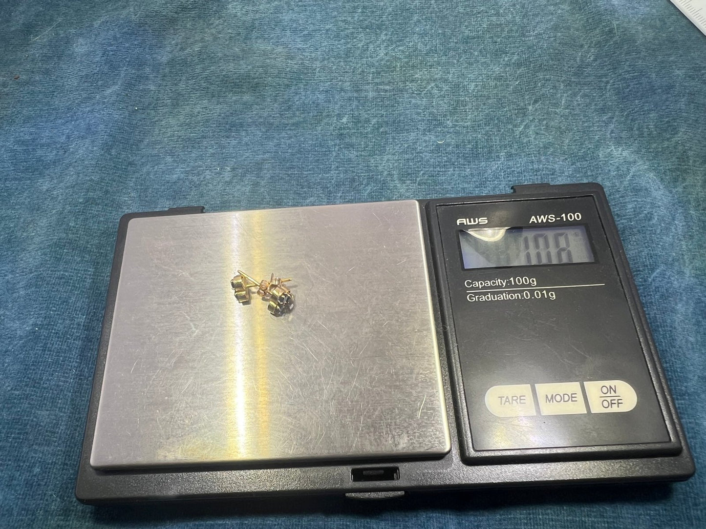 14k Yellow Gold Natural Blue Sapphire Clover Earrings