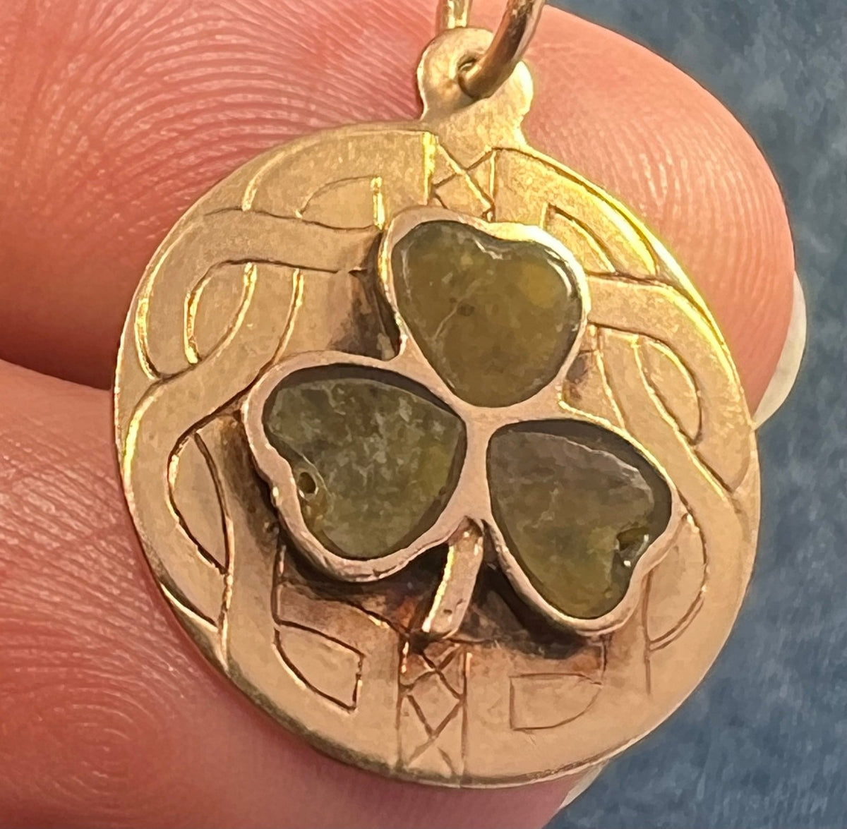 9k -10k Gold Irish Connemara Marble Shamrock Clover Medallion Pendant