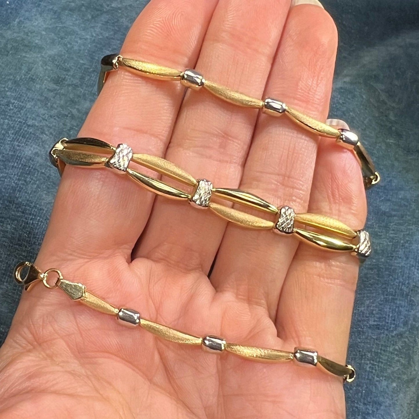 10k Yellow + White Gold Graduated Collar Chain Necklace. 9.5g