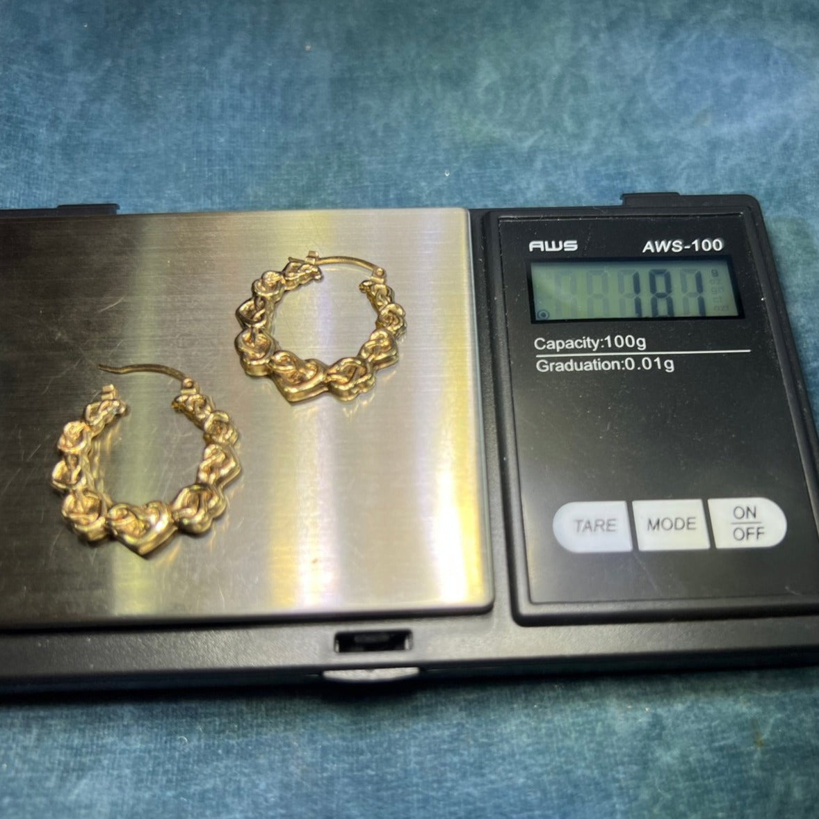 10k Yellow Gold 1" CELTIC KNOT Hearts Hoop Earrings. **RARE**