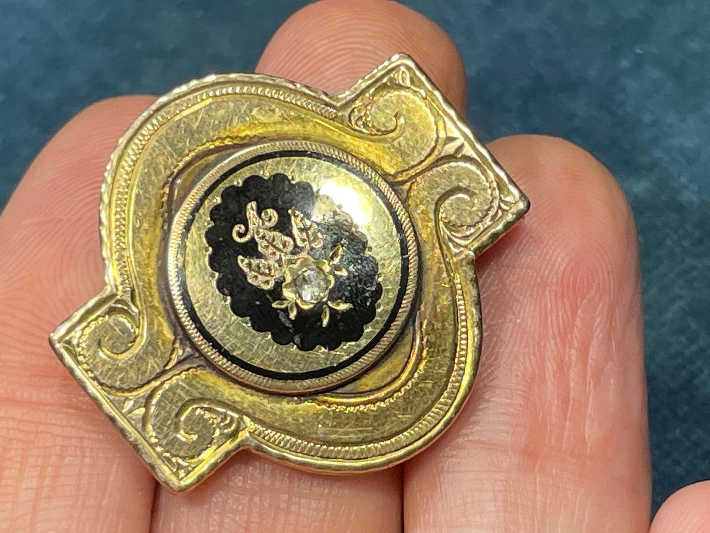 10k Yellow Gold Carved Onyx Pendant w Rose-Cut Diamond. Gothic!