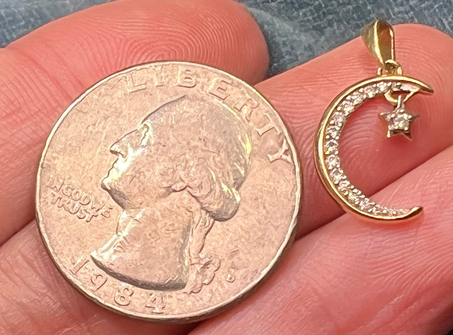 10k Yellow Gold Diamond Crescent MOON Pendant w Twinkly Star