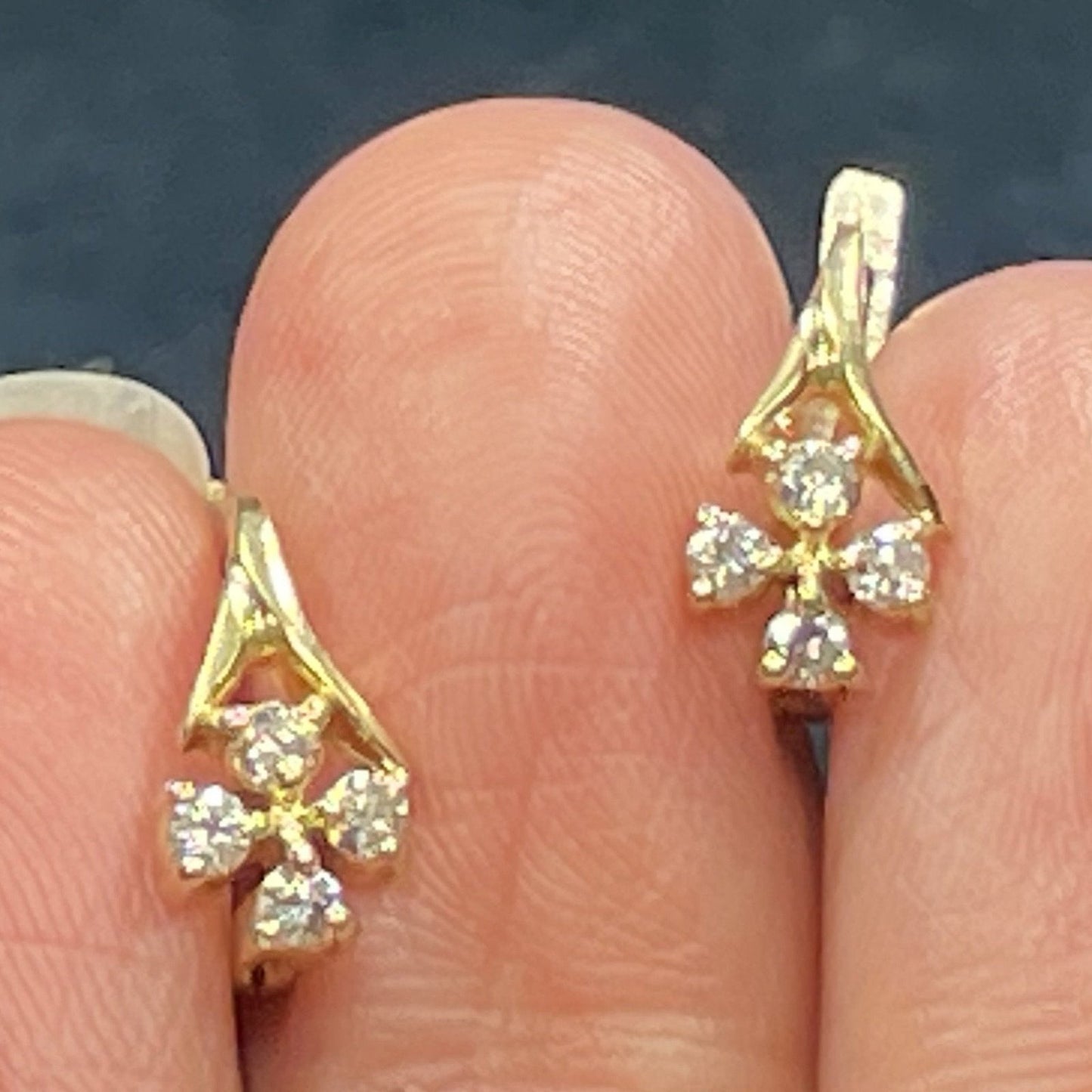 14k Yellow Gold 0.50 TCW Diamond Flower Leverback Earrings