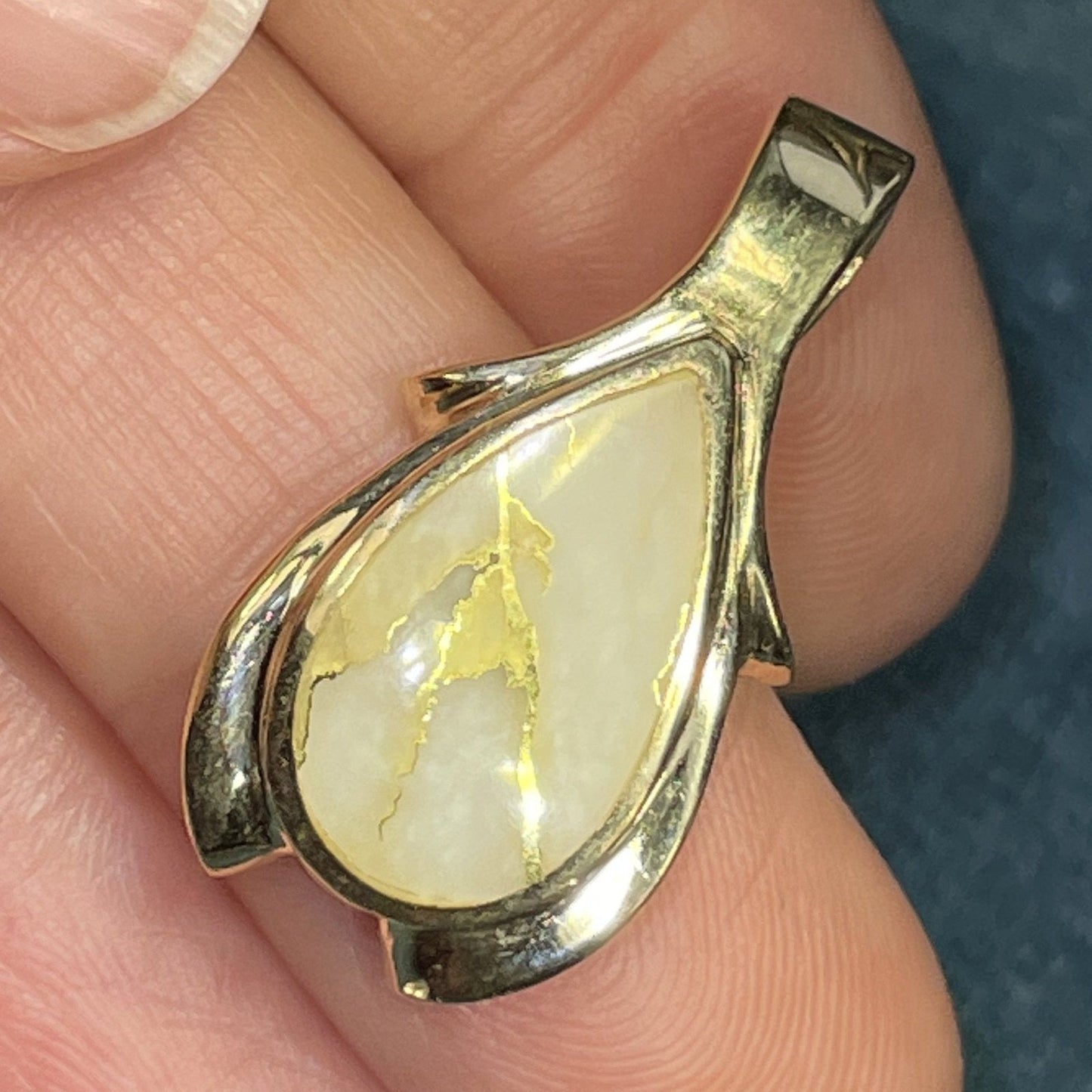 14k Yellow ALASKAN Gold Bearing Quartz Teardrop Pendant.