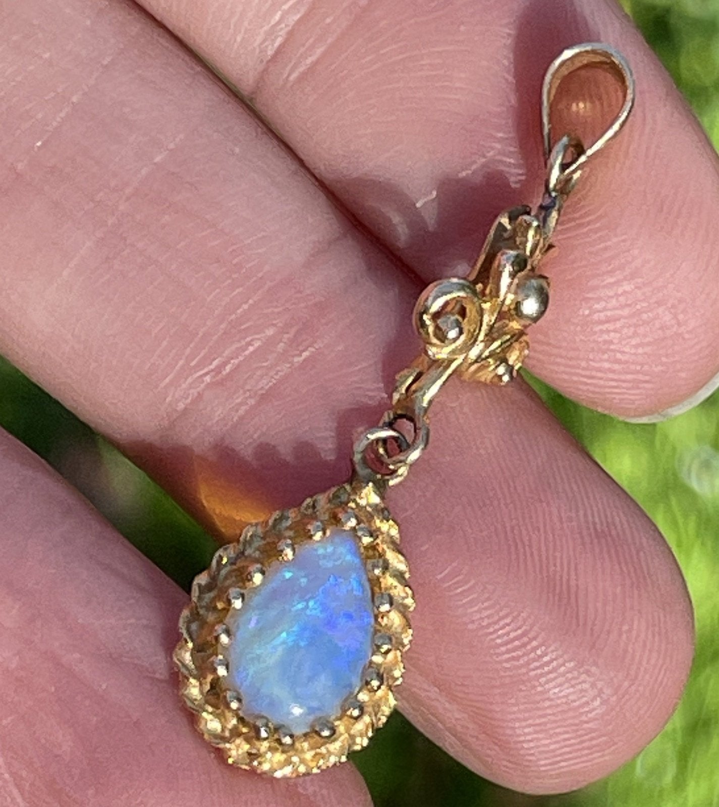 14k Yellow Gold Australian Lavender Crystal Teardrop Opal Pendant *VIDEO*