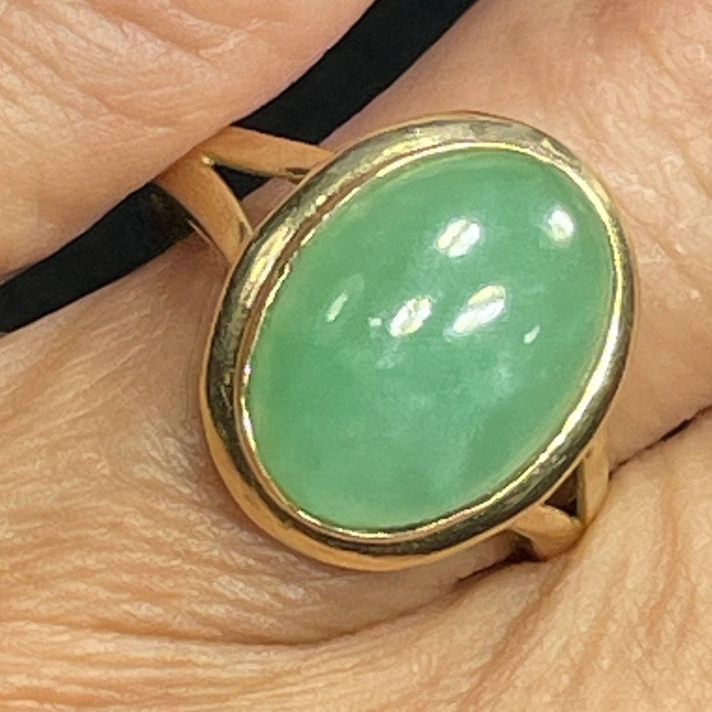 14k Yellow Gold Apple Green CHRYSOPRASE Ring. Large Signet