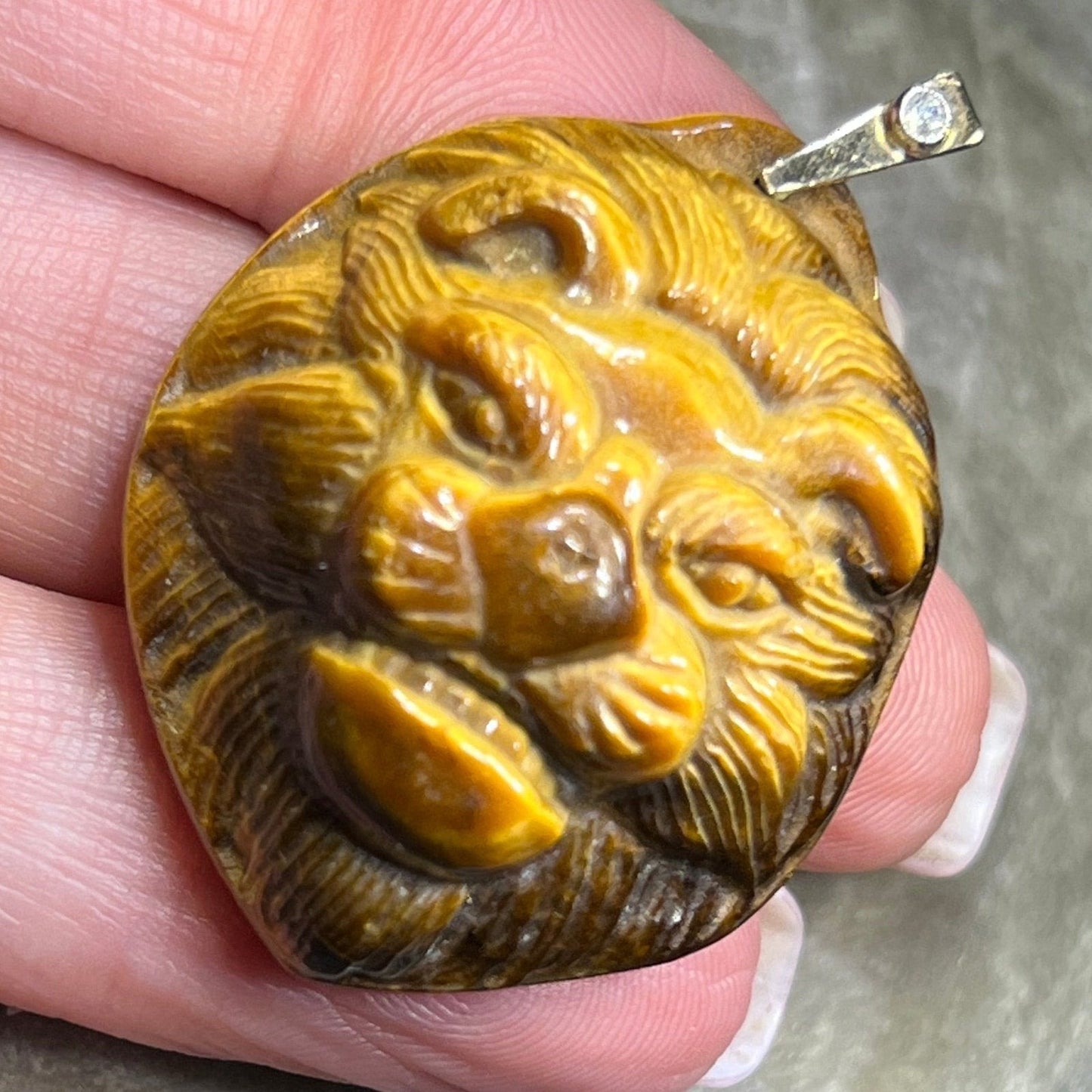 14k Yellow Gold Carved Tigers Eye LION Pendant w Diamond. 18g *Video*