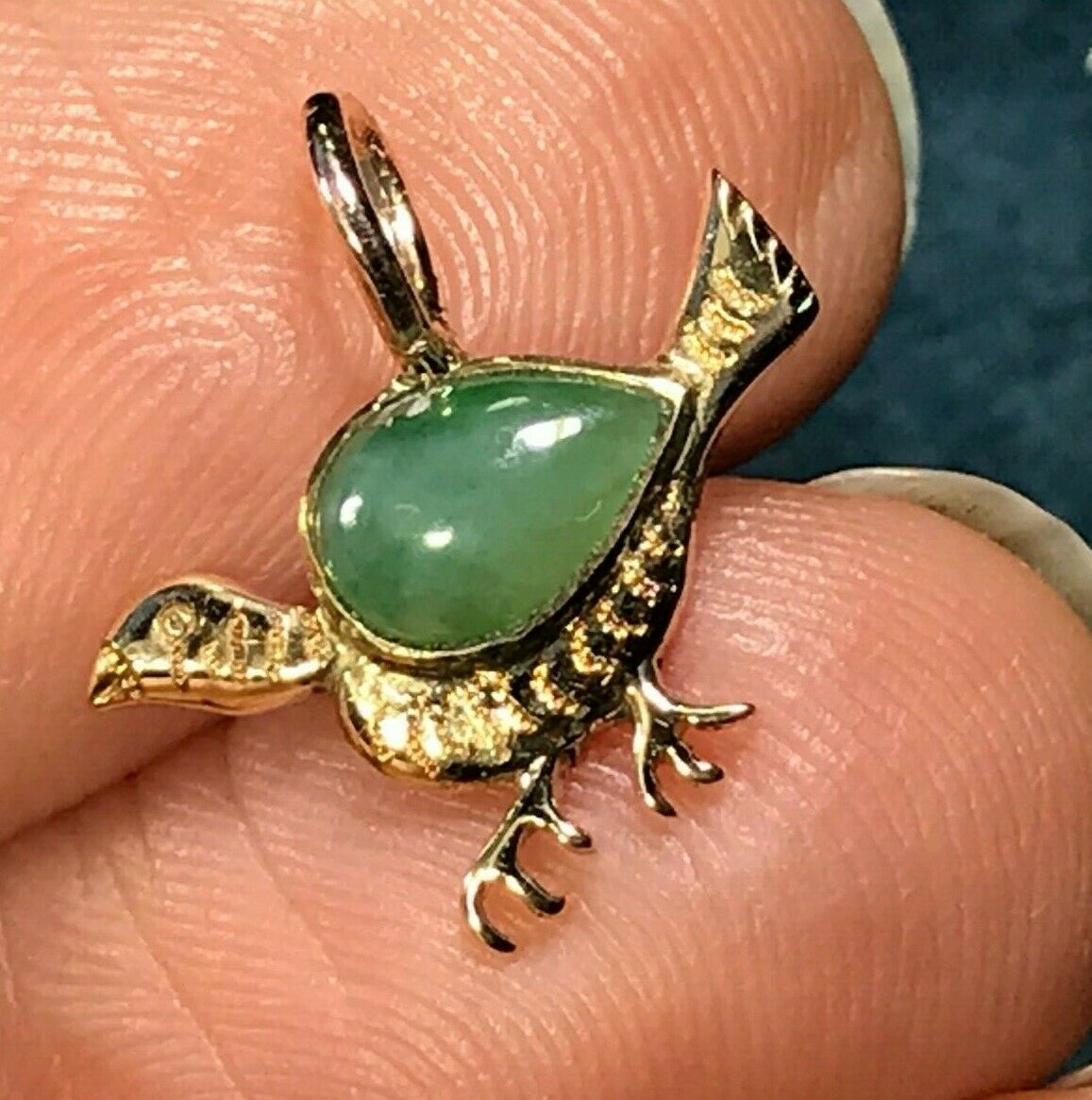 14k Yellow Gold Green Pear Cut Jade TEENY TINY BIRD Pendant-B70_9_20