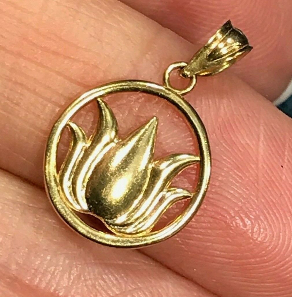 14k Yellow Gold Lotus Blossom Disc Pendant. Reversible
