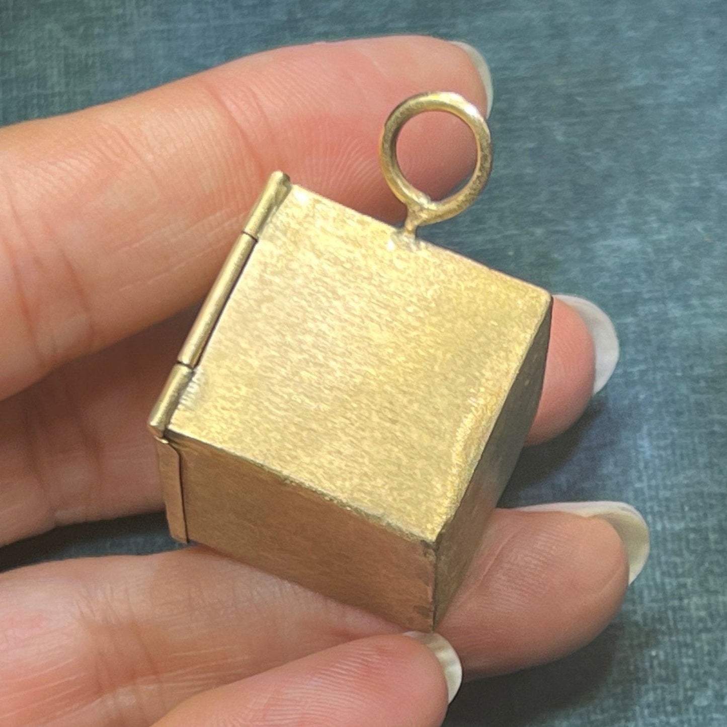 14k Yellow Gold Memento PILLBOX Pendant. 1" Cube. 8g **VIDEO**