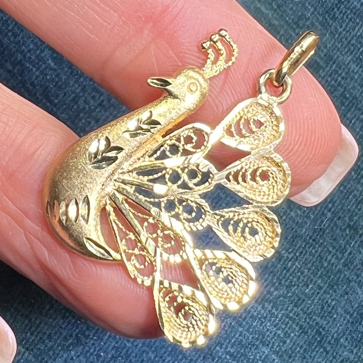 14k Yellow Gold Peacock Pendant. Filigree Tail Feathers. 1.25" ARPAS
