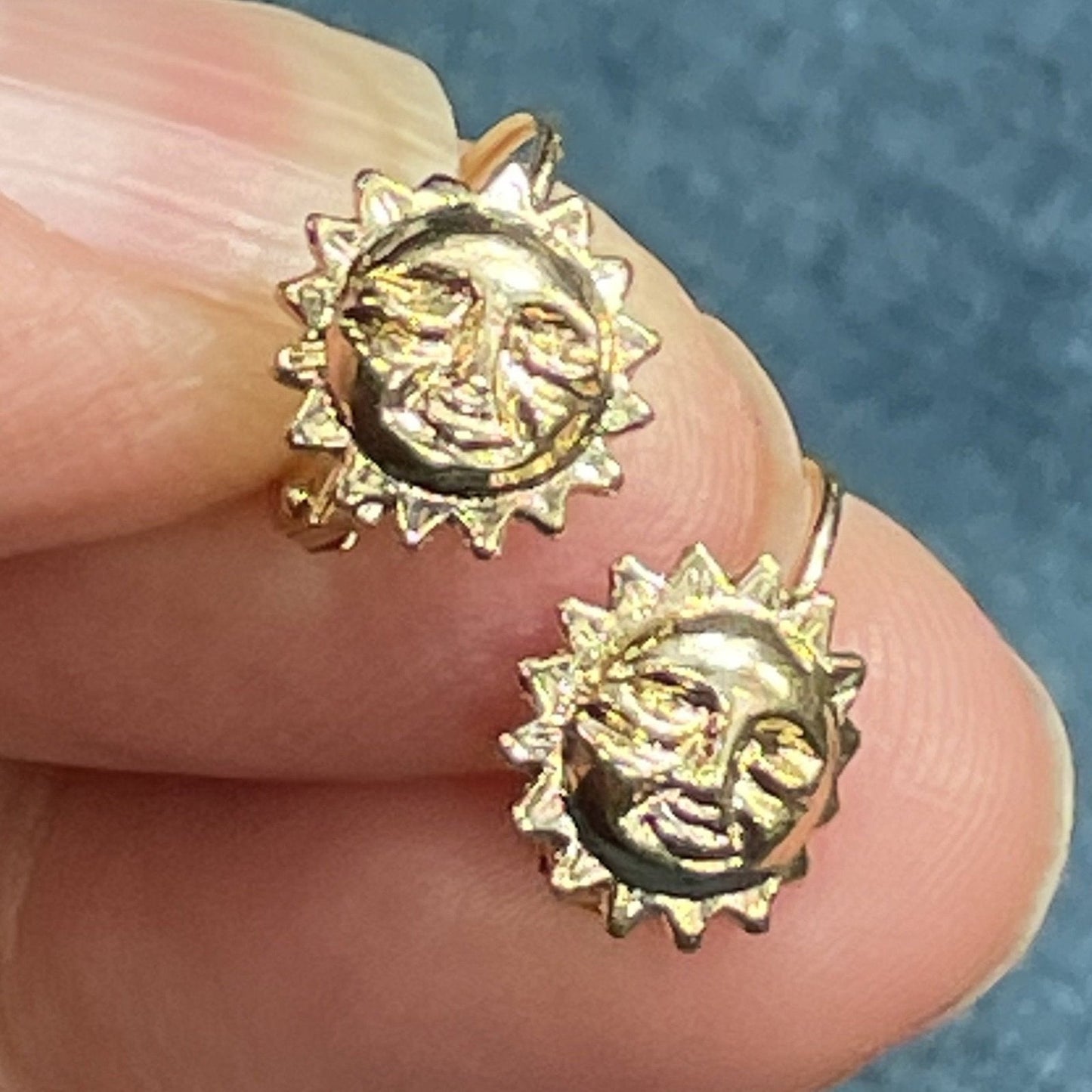 14k Yellow Gold Sun Face Sunburst Leverback Earrings.