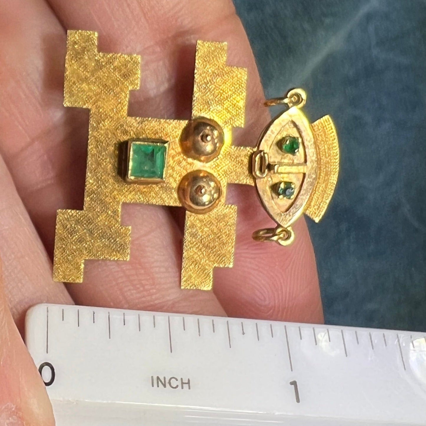 18k Gold Columbian Emerald Incan Fertility Goddess Pendant. Pachamama 1.2"