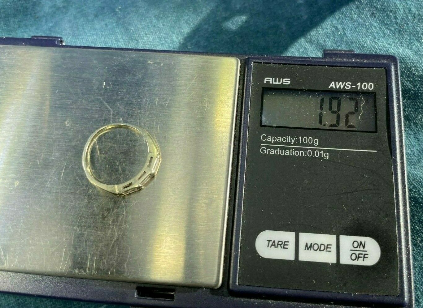 18k White Gold 0.10 TCW H-I VS2 Diamond Ring w Baguettes_b121_10_20