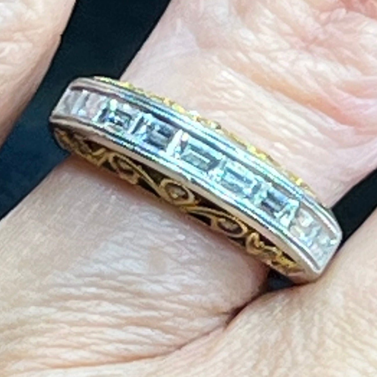 18k Gold + Platinum 0.9 TCW H-I VS2 Diamond Baguette Band Ring. 9.6g size 5