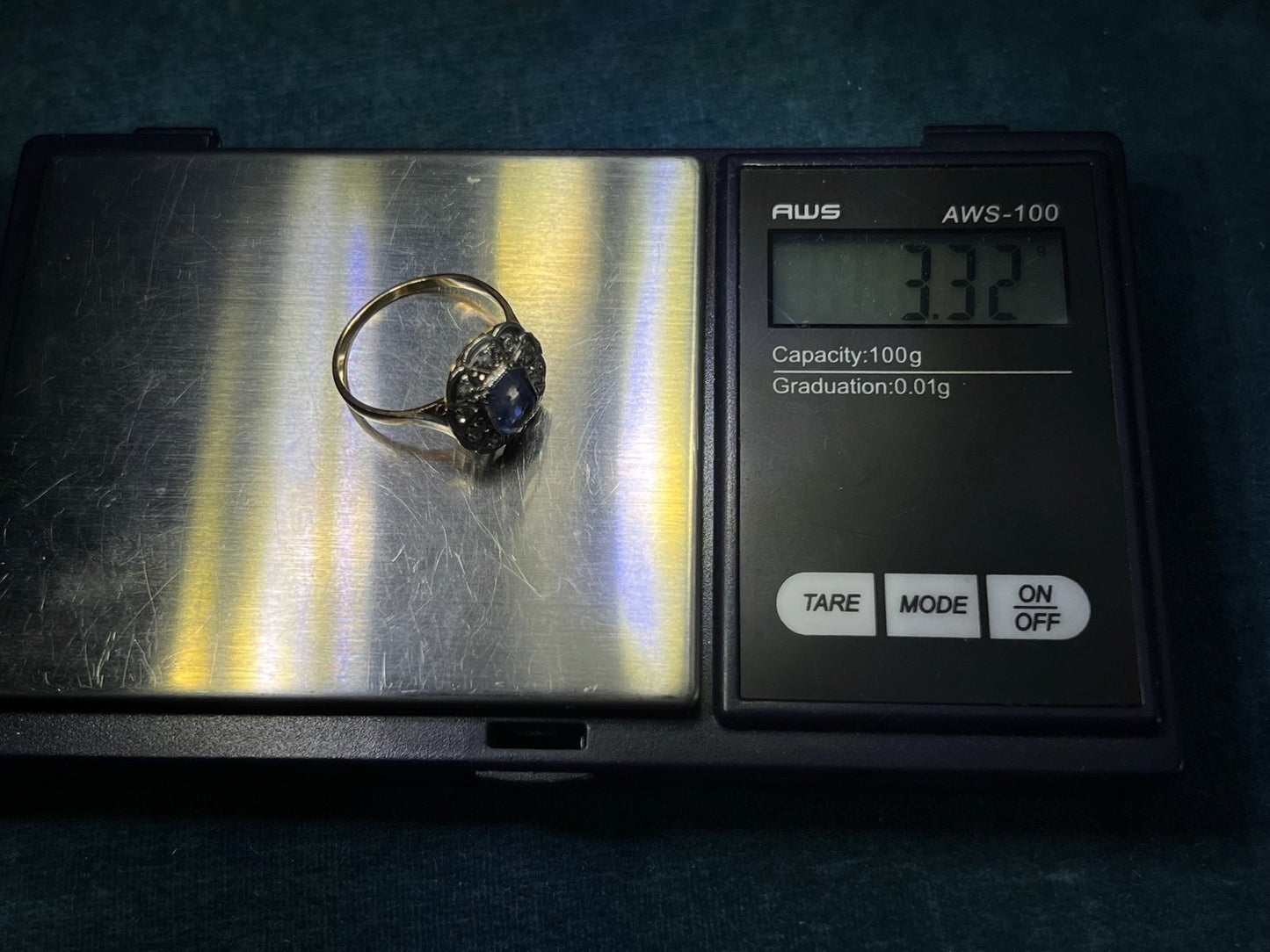 18k White Gold 3 Ct Ceylon Blue Sapphire & Diamond Ring. Emerald Cut
