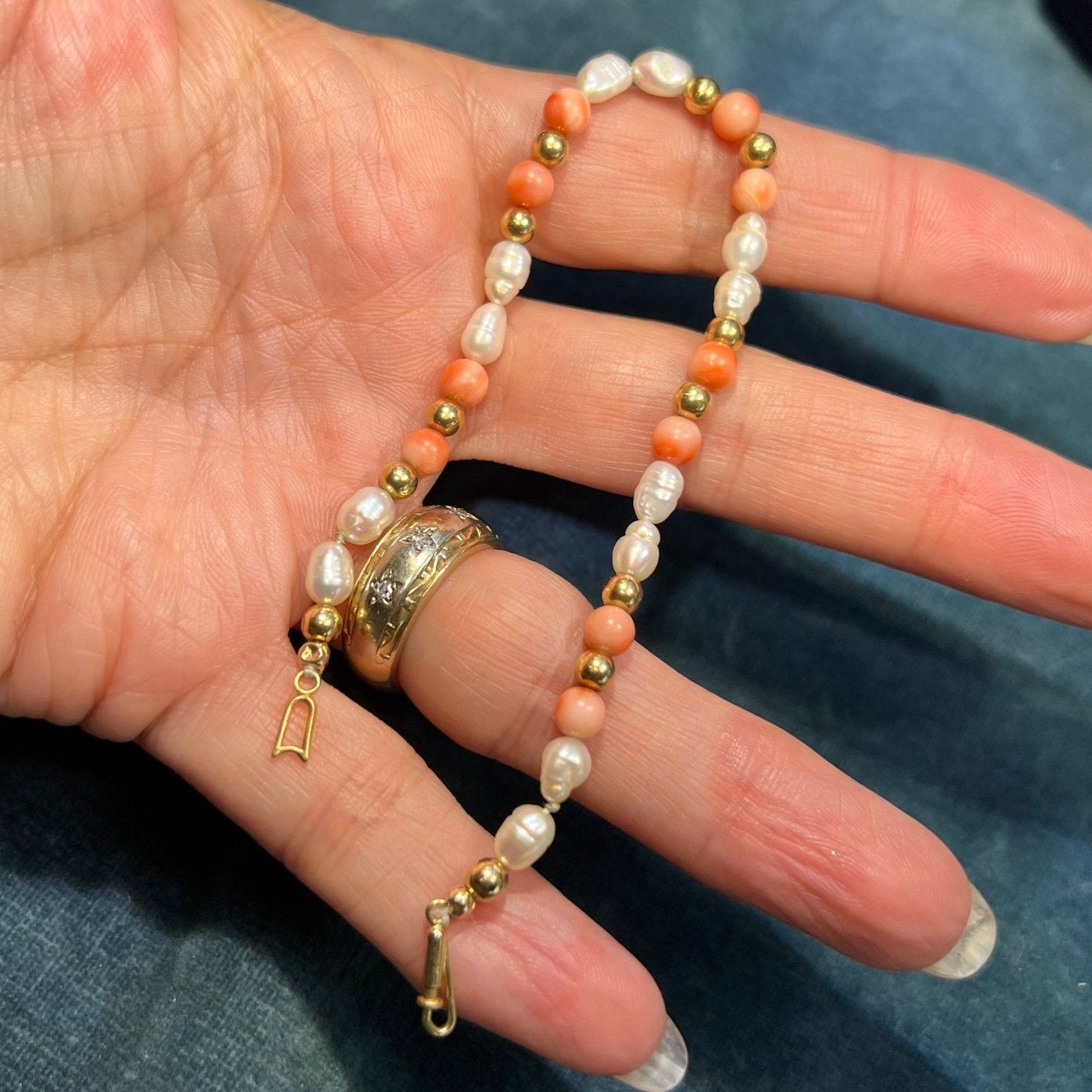 18k Yellow Gold Bracelet w Rice Pearls. Dog Clip Clasp