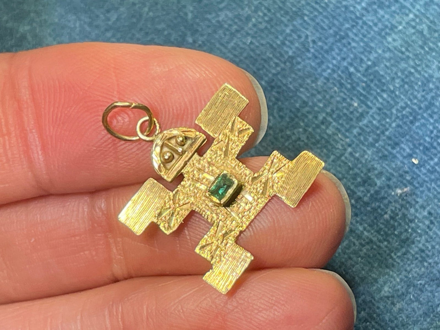 18k Yellow Gold Columbian Emerald Incan Mayan God Pendant. SMALL!