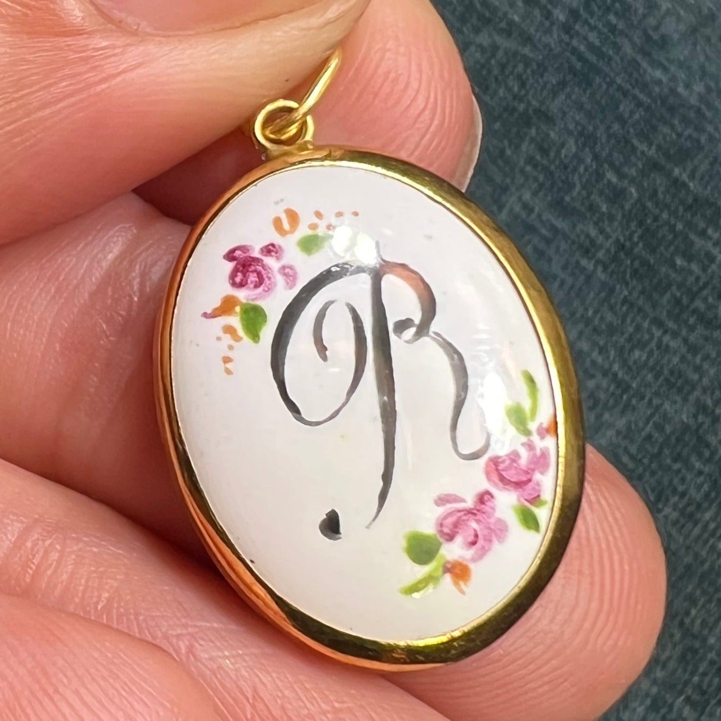 18k Yellow Gold Italy Hand-Painted Roses "R" Initial Pendant. Antique