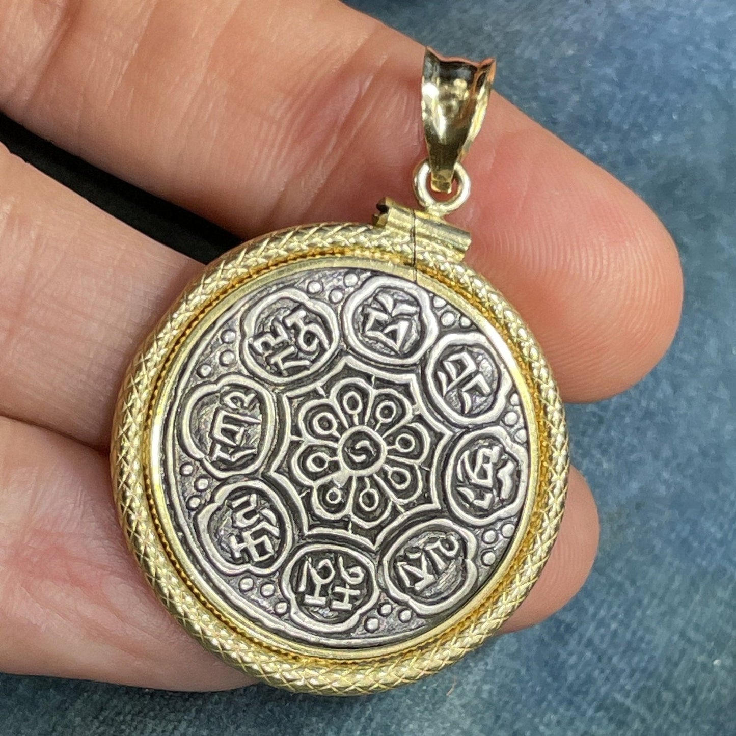 18k Yellow Gold Snake Bezel & Tibet Tanka Pendant. LOTUS Mandala.