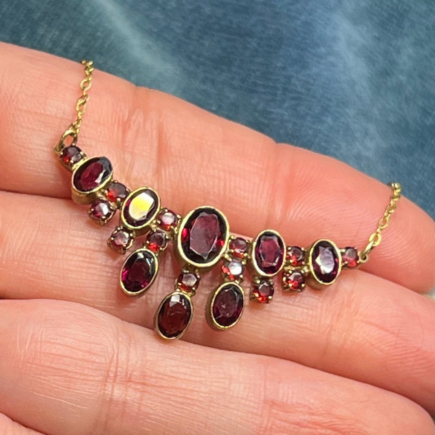 8k- 10k Yellow Gold Garnet Festoon Collar Bib Necklace. Antique