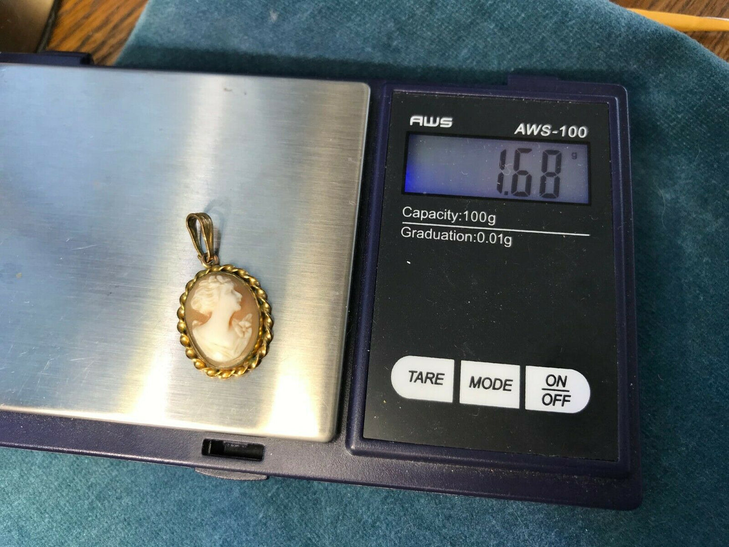 SG MERMAID 10k Yellow Gold Natural Shell CAMEO Pendant. Twisted Rope. 1" -K5L4J