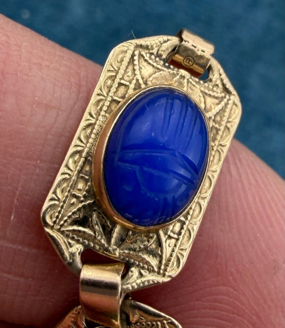 10k Carved SCARAB Multi-Gem Bracelet. Engraved Gold Panels. 10g