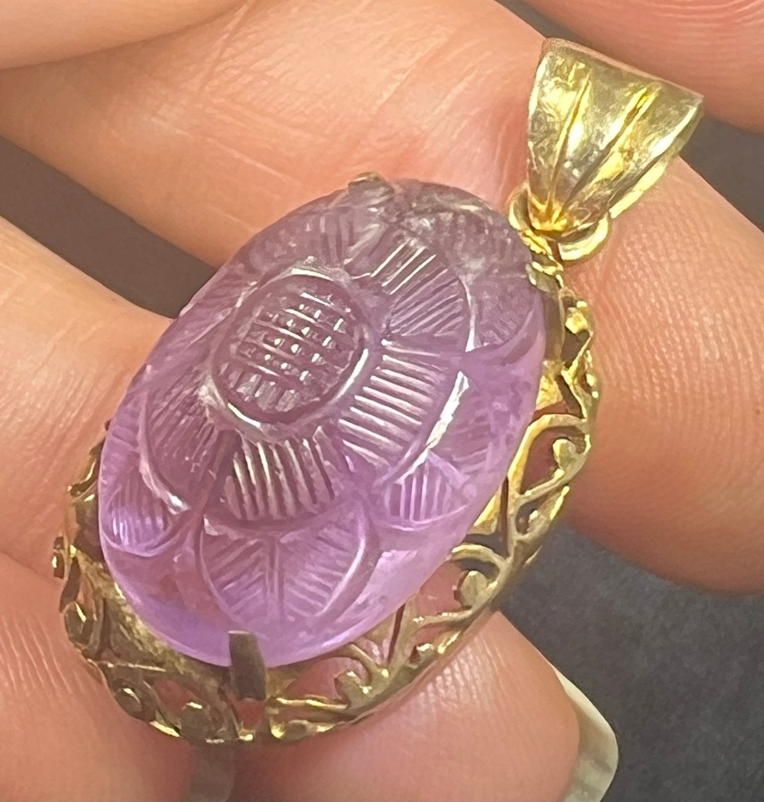 10k Gold Amethyst Cabochon Carved Flower Pendant. 1.3" 8g *Video*