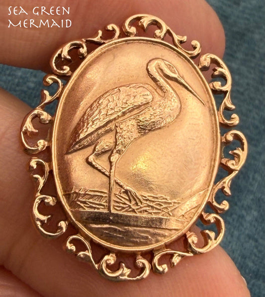 10k Gold Antique Repousse HERON Ocean Beach Sea Bird Pendant. 1" + 5.7g