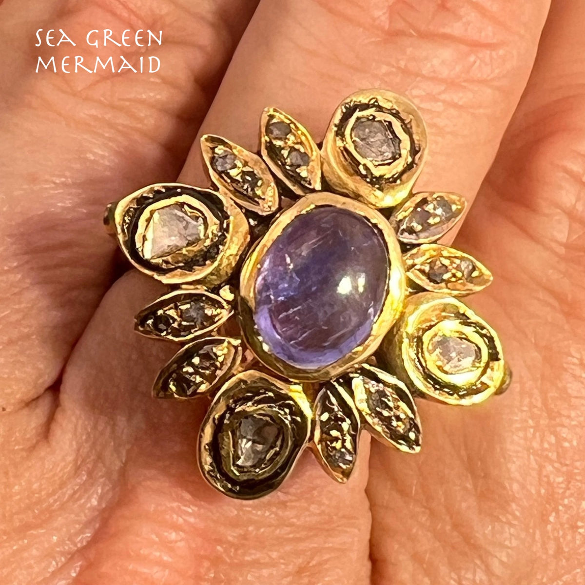 10k Gold Cabochon Tanzanite Ring w Hand-Cut Diamonds. 1" + 6.6g *Video*