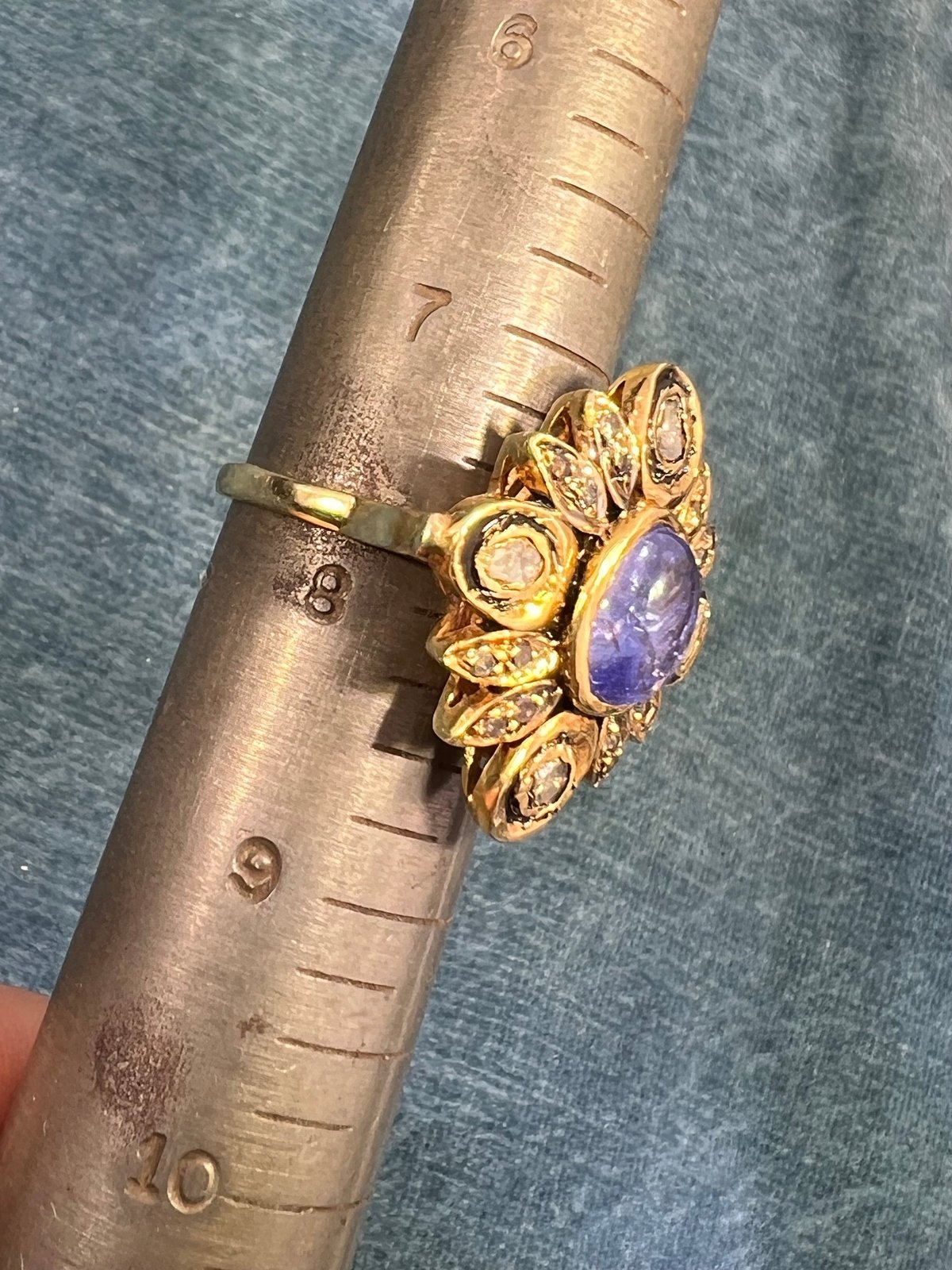 10k Gold Cabochon Tanzanite Ring w Hand-Cut Diamonds. 1" + 6.6g *Video*