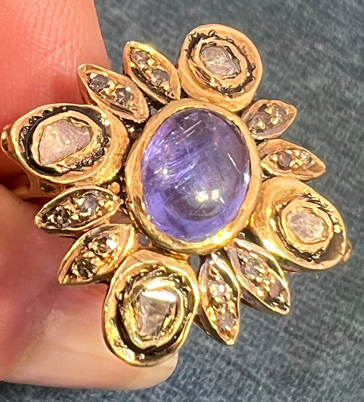 10k Gold Cabochon Tanzanite Ring w Hand-Cut Diamonds. 1" + 6.6g *Video*