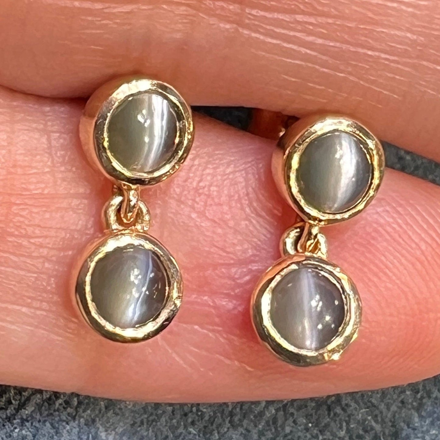 10k Gold Cats Eye Chrysoberyl Dangle Earrings. Tiny! *Video*