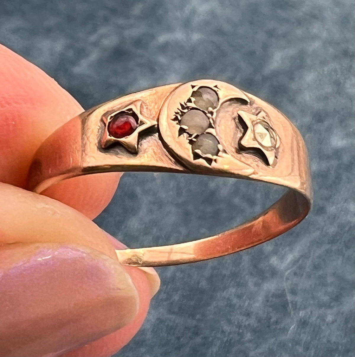 10k Gold Celestial Crescent Moon + Stars Ring Band w Gypsy-Set Gems. Victorian