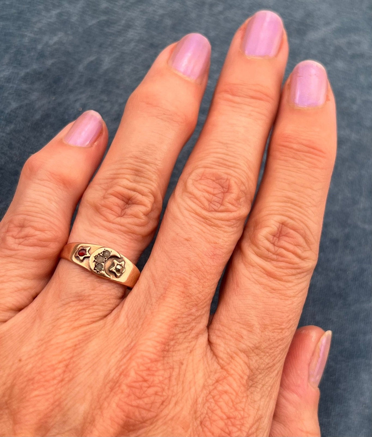 10k Gold Celestial Crescent Moon + Stars Ring Band w Gypsy-Set Gems. Victorian