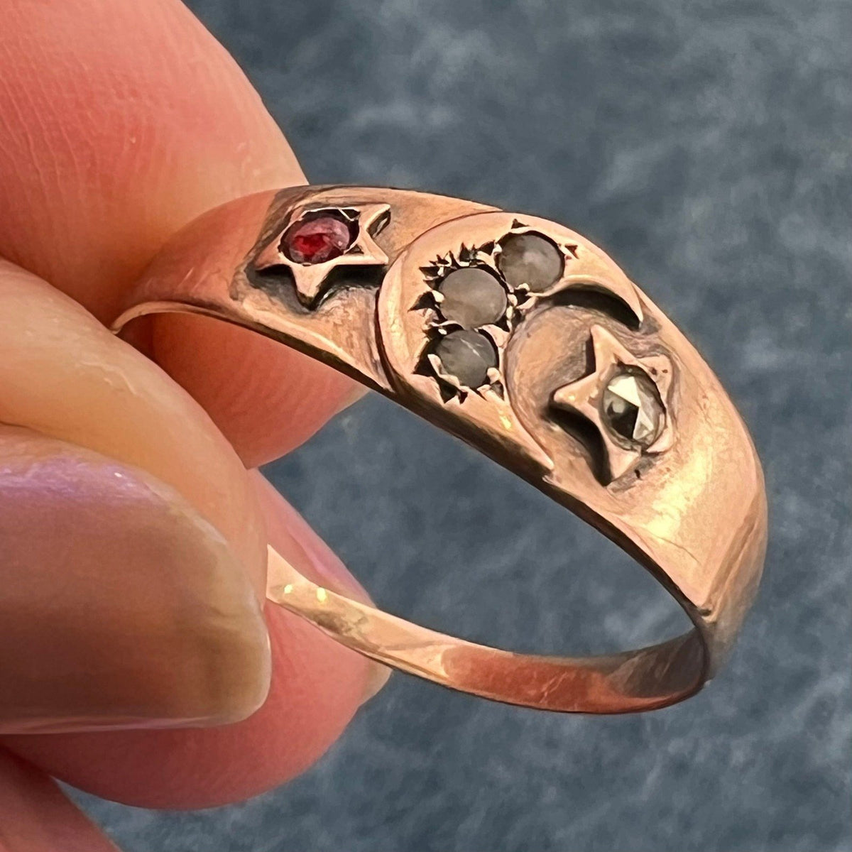 10k Gold Celestial Crescent Moon + Stars Ring Band w Gypsy-Set Gems. Victorian