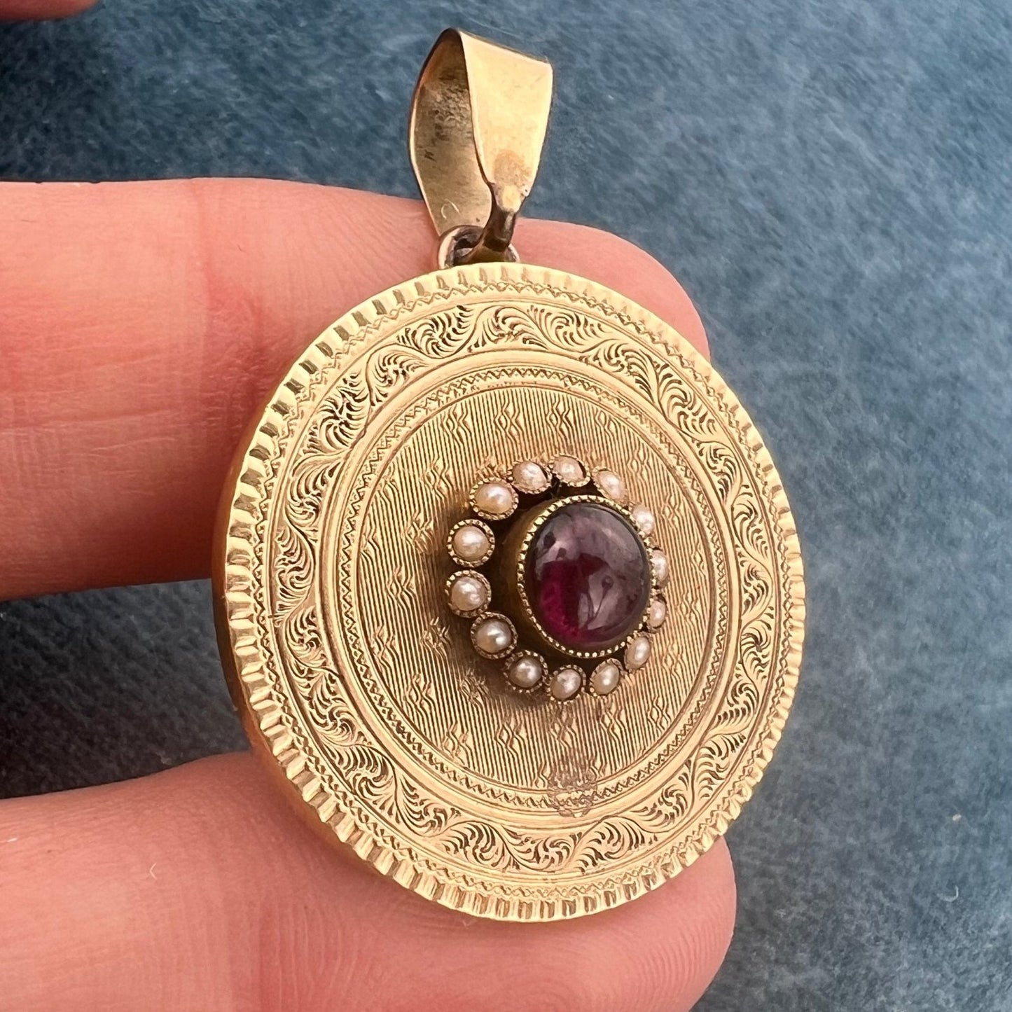 10k Gold Etched Medallion Disk Pendant w Cabochon Garnet. 1.25" *Video*