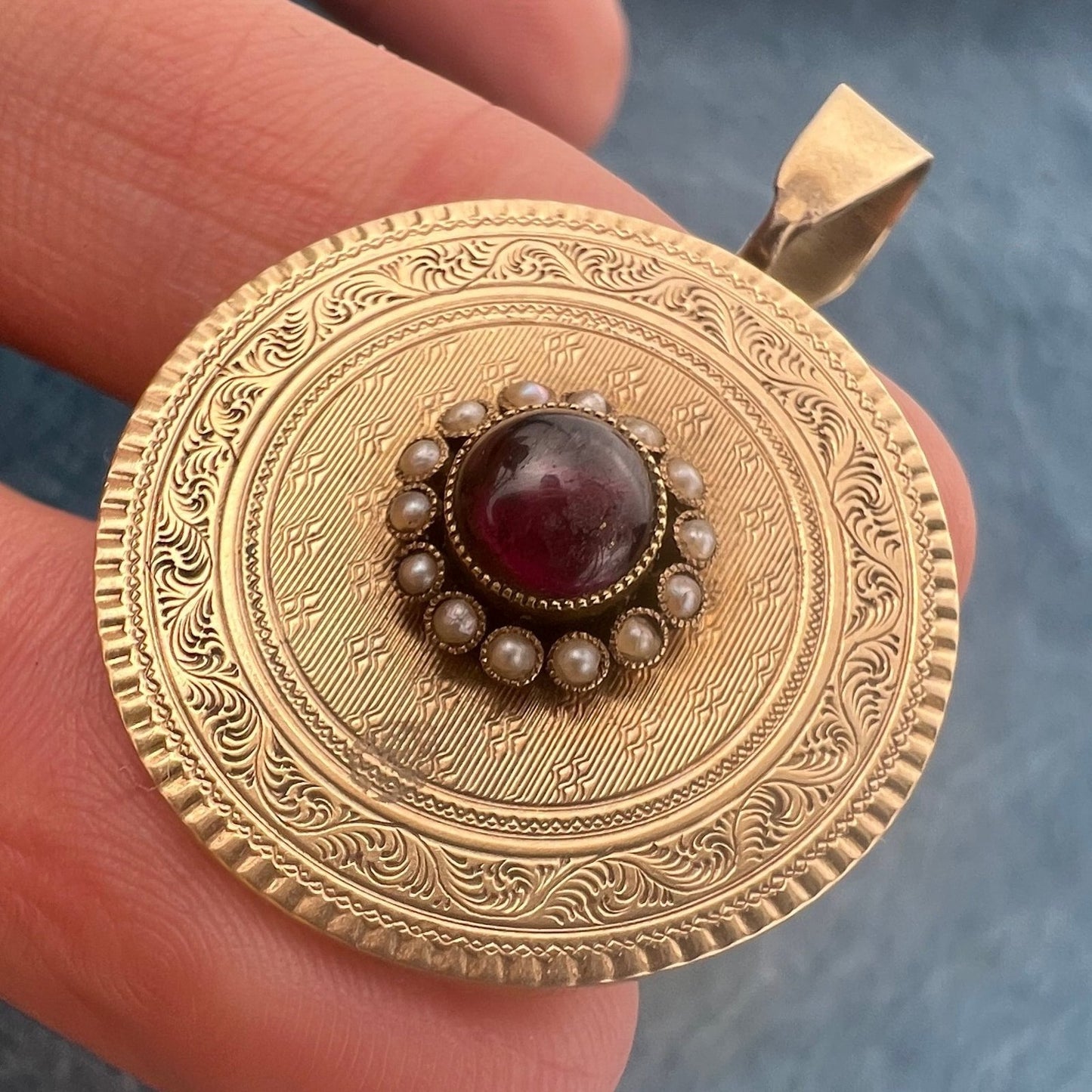 10k Gold Etched Medallion Disk Pendant w Cabochon Garnet. 1.25" *Video*