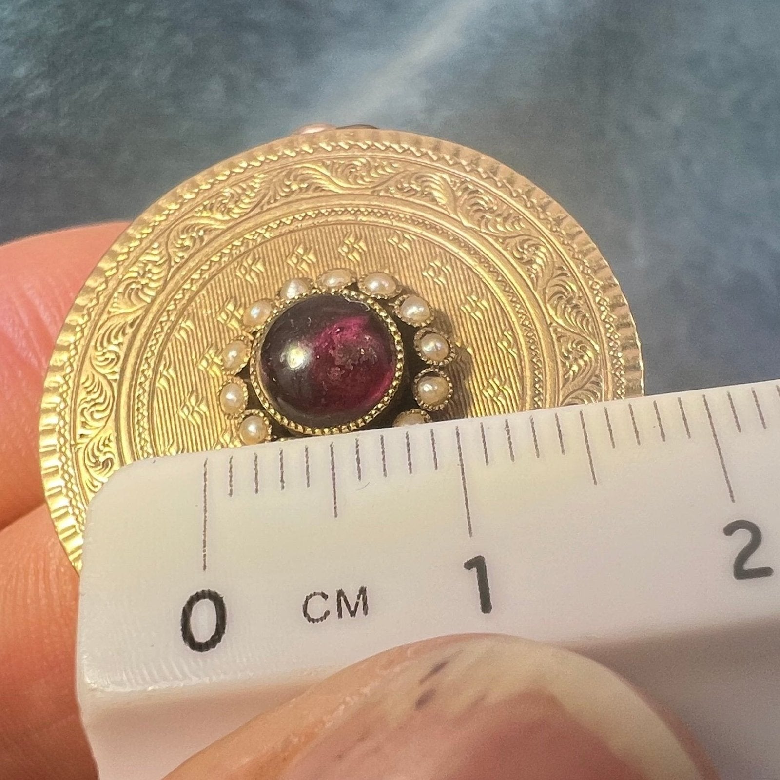 10k Gold Etched Medallion Disk Pendant w Cabochon Garnet. 1.25" *Video*