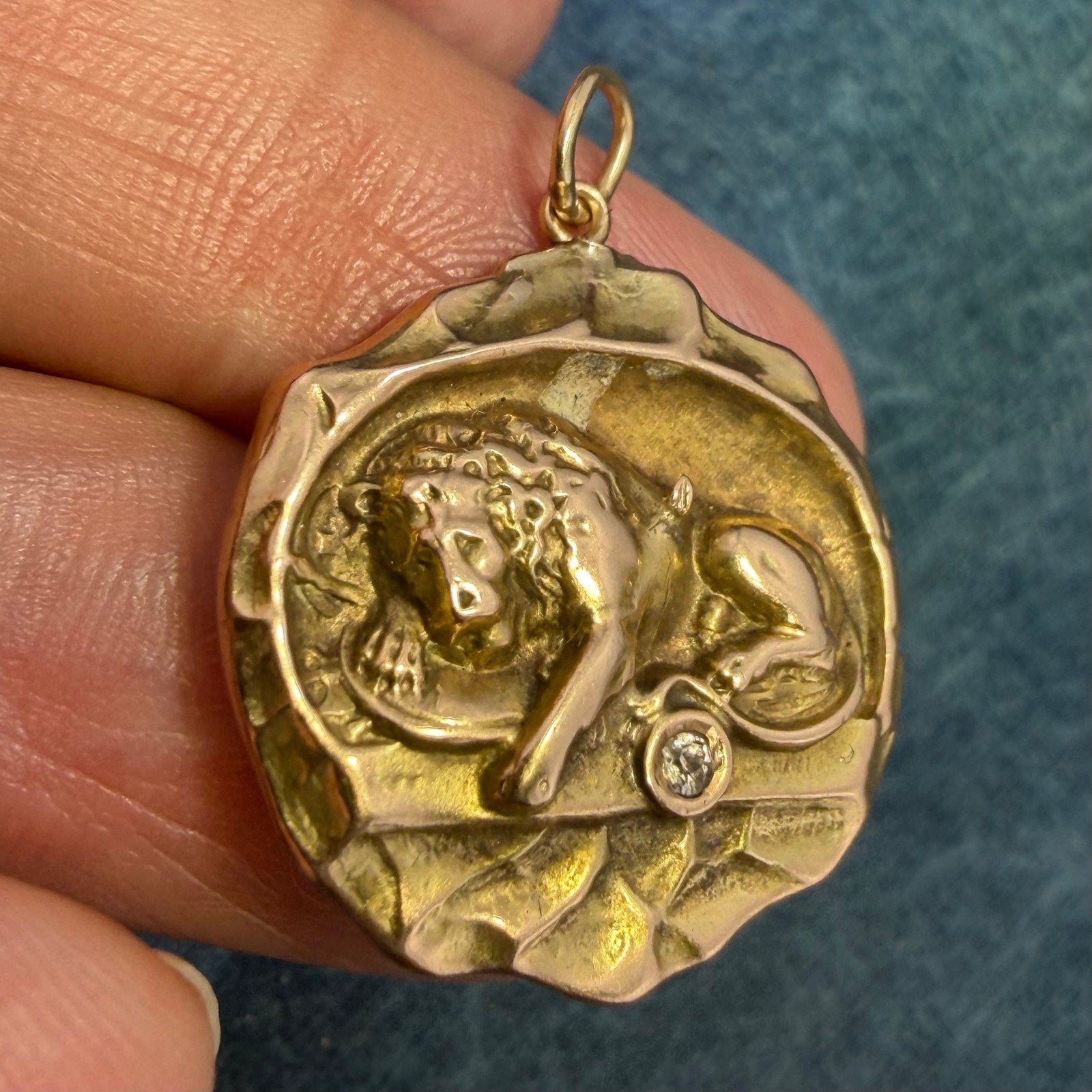 10k Gold Lion of Lucerne Swiss Repousse Pendant w Diamond *Video*