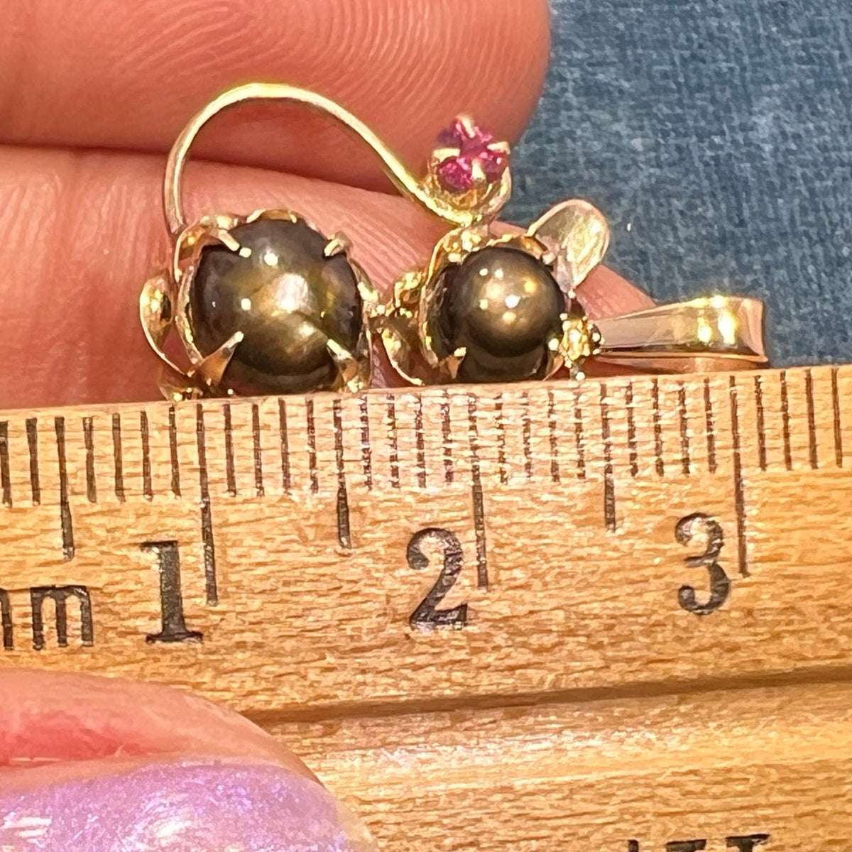 10k Gold Natural Star Sapphire + Ruby Kitty Cat Pendant. Jelly Belly!