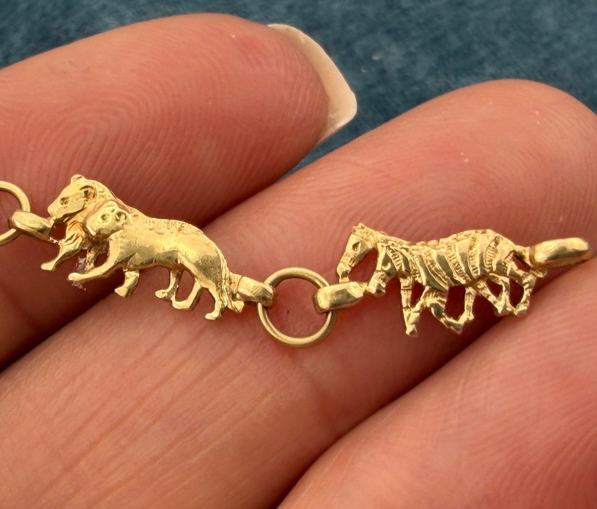 10k Gold Noah's Ark Bracelet. Lions Giraffes Elephants Tigers