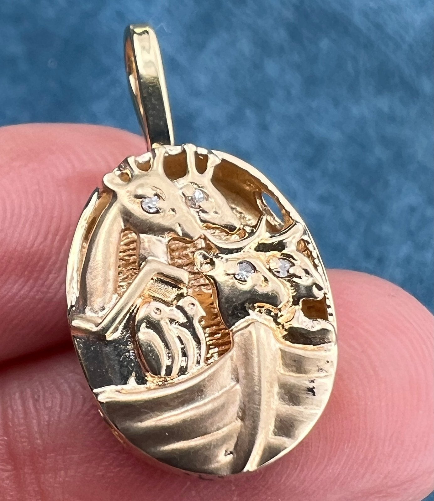 10k Gold Noah's Ark Pendant w Diamond Eyes. Giraffes Penguins Ox