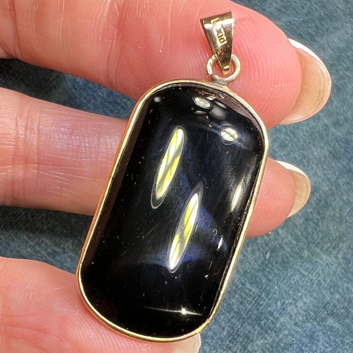 10k Gold Onyx Pendant w Japanese Crane in Katsura Tree